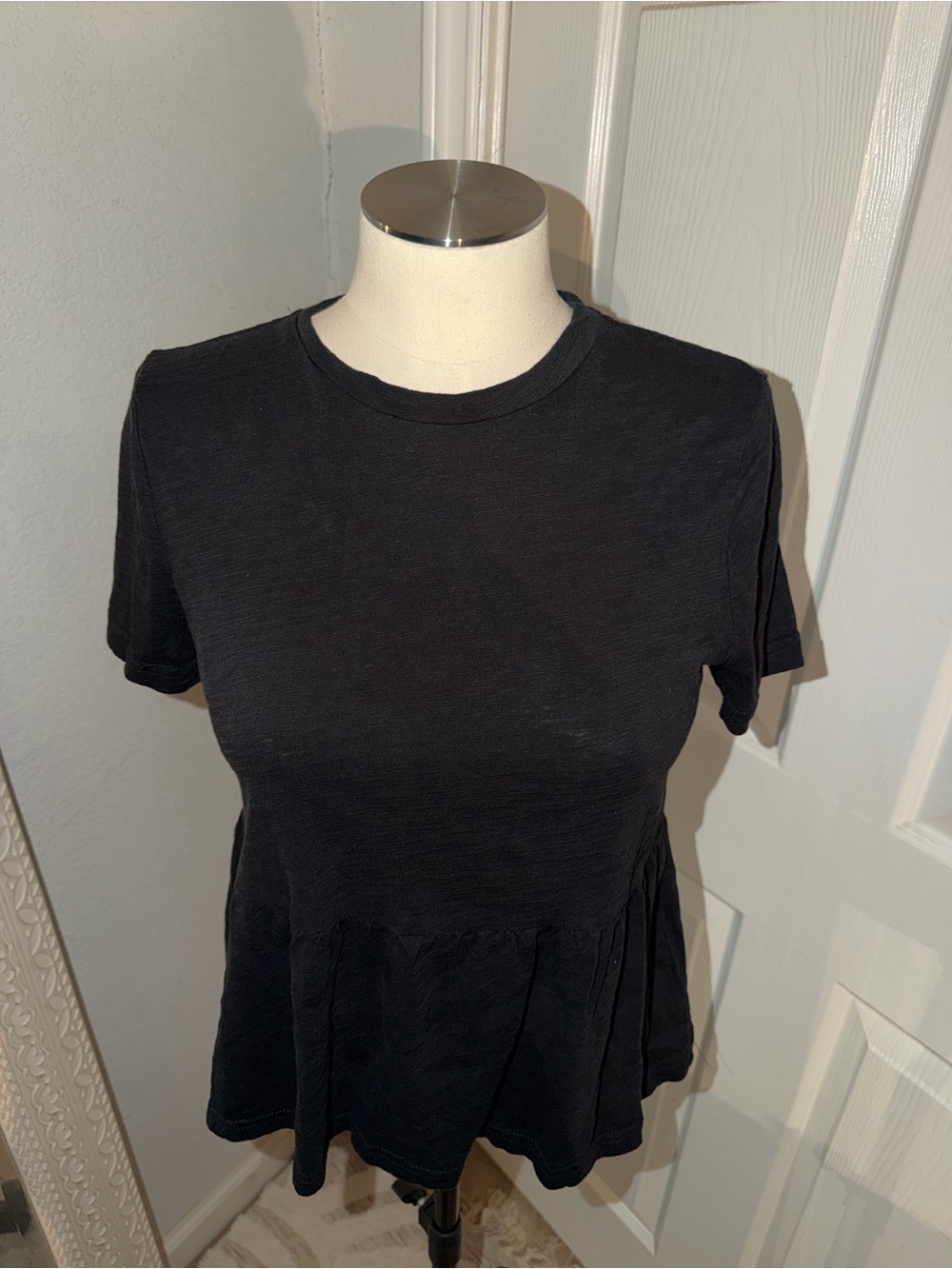 SHEIN Black Short-Sleeve Peplum Tee